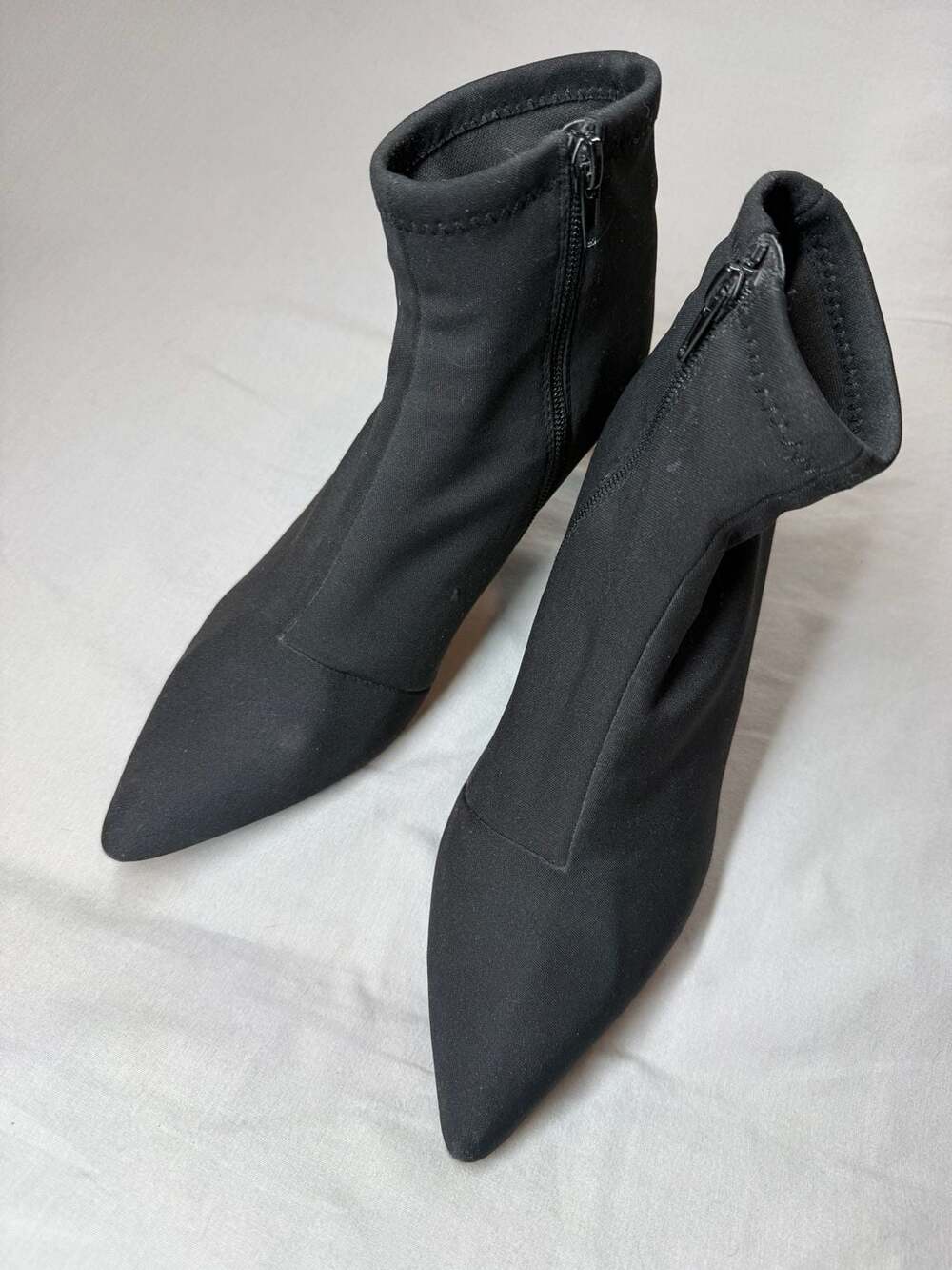 Betsey Johnson Verona Pointed Toe Kitten Heel Sock Boots Size 7 - Picture 3 of 6